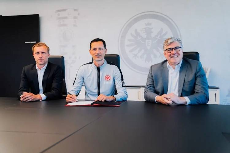 官方：法兰克福与主帅托普穆勒续约至2028年，球队目前排德甲第三